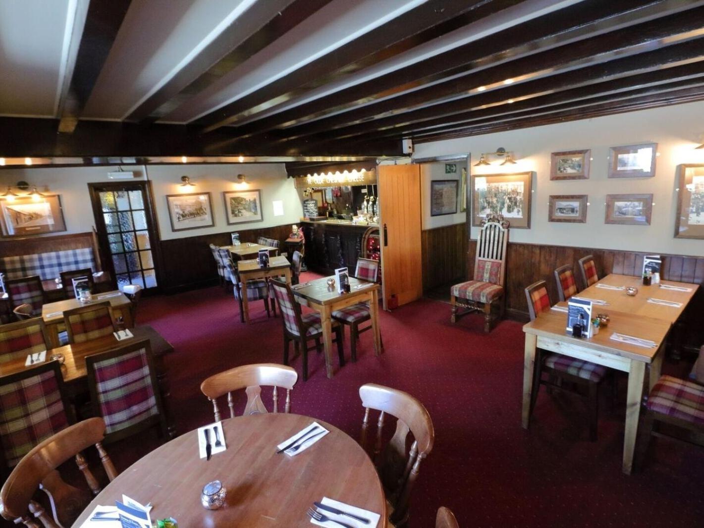 Ye Olde Cheshire Cheese Inn Castleton  Exterior photo